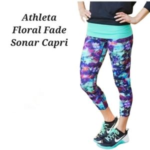 ATHLETA Floral Fade Sonar Capri Multicolored Mid Rise Leggings Zipper Pocket XS